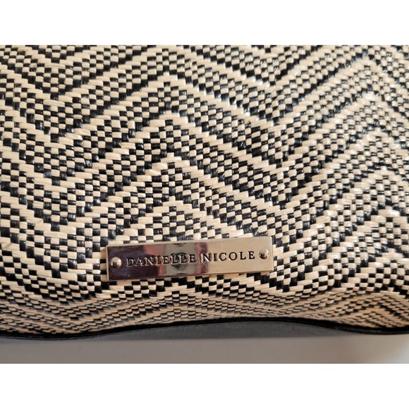 Danielle Nicole Handbag Purse Tote Crossbody Zip Close See Pics Flaw 0384‎ - Picture 4 of 9